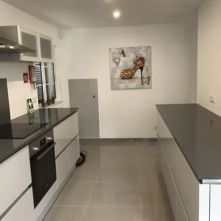 4 Bedroom With Heated Pool Close To Old Village Villa Vilamoura