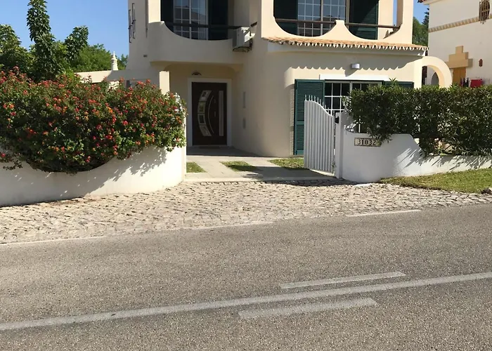4 Bedroom With Heated Pool Close To Old Village Villa