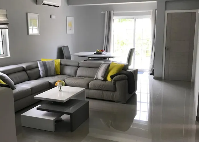 4 Bedroom With Heated Pool Close To Old Village Villa