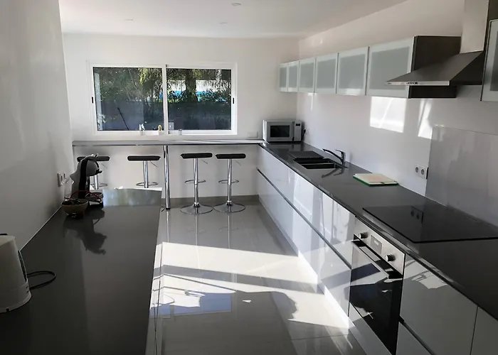 Villa 4 Bedroom With Heated Pool Close To Old Village Vilamoura