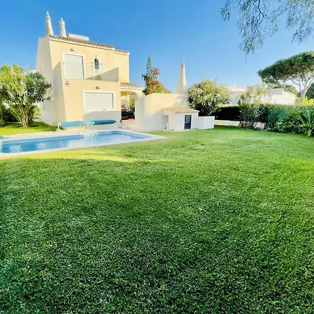 Villa 4 Bedroom With Heated Pool Close To Old Village Vilamoura