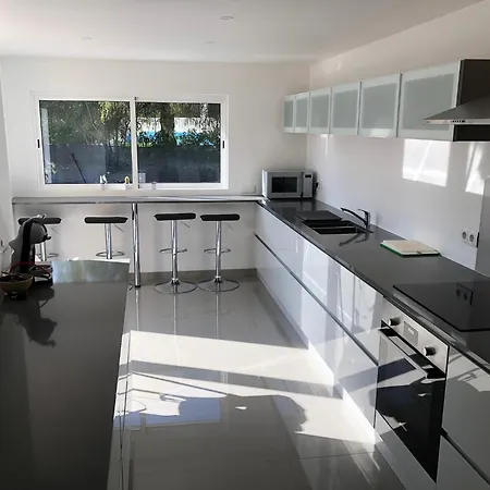 빌라 4 Bedroom With Heated Pool Close To Old Village 빌라모라