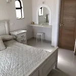 Вилла 4 Bedroom With Heated Pool Close To Old Village